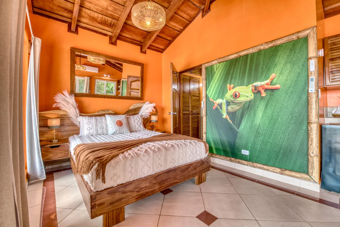 The Frog Room bedroom at Casa Bella Vista