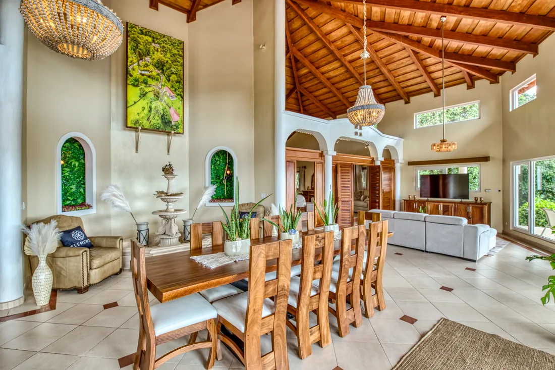 Living and dining room at Casa Grande