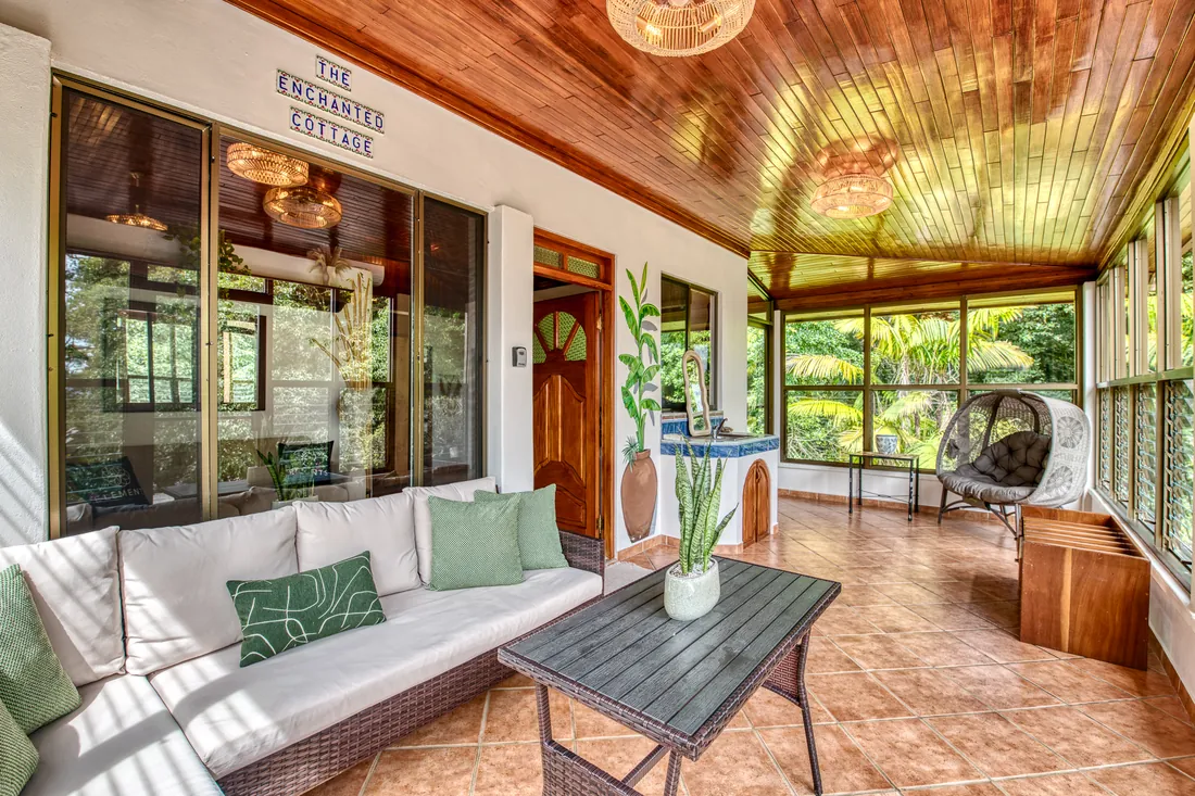 Sun room at Elements